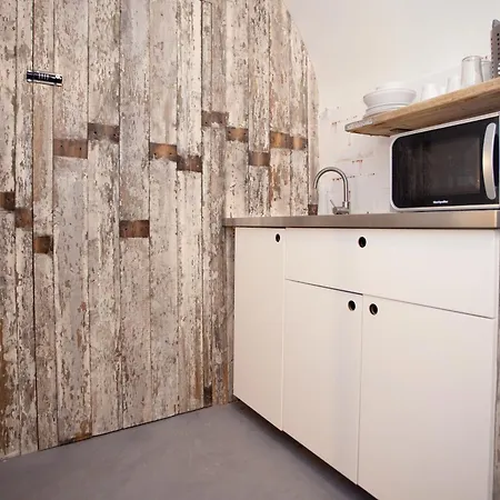 Apartman Higgihaus 1 #36-37 Royal York Crescent *