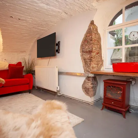 Apartman Higgihaus 1 #36-37 Royal York Crescent *